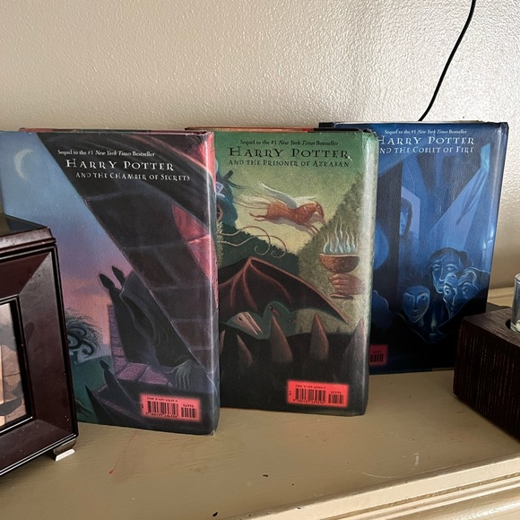 Books - Picture 3 of 3